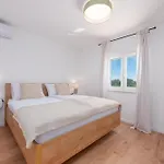 Lamar - With Heated Pool And Whirlpool