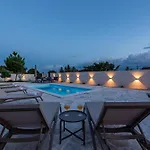 Lamar - With Heated Pool And Whirlpool