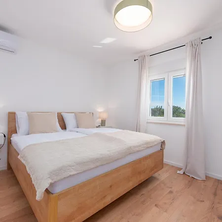 Lamar - With Heated Pool And Whirlpool