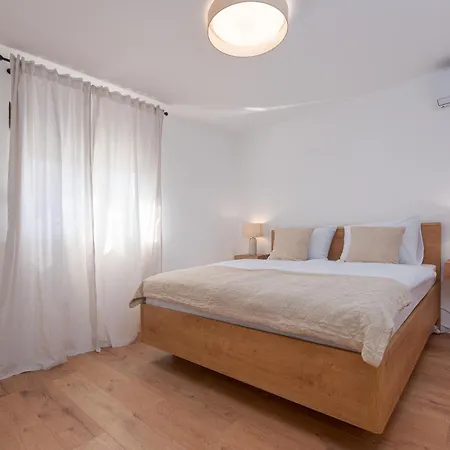 Lamar - With Heated Pool And Whirlpool * Rastevic