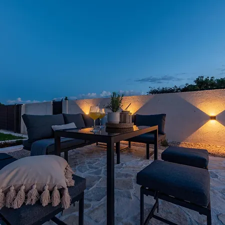 Lamar - With Heated Pool And Whirlpool Holiday home