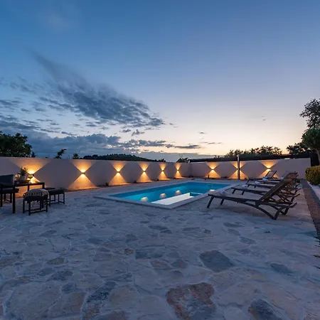 Lamar - With Heated Pool And Whirlpool Vikendica