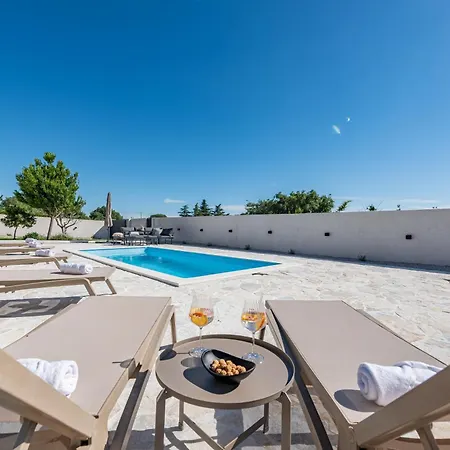 Lamar - With Heated Pool And Whirlpool