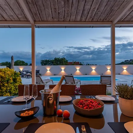 Holiday home Lamar - With Heated Pool And Whirlpool