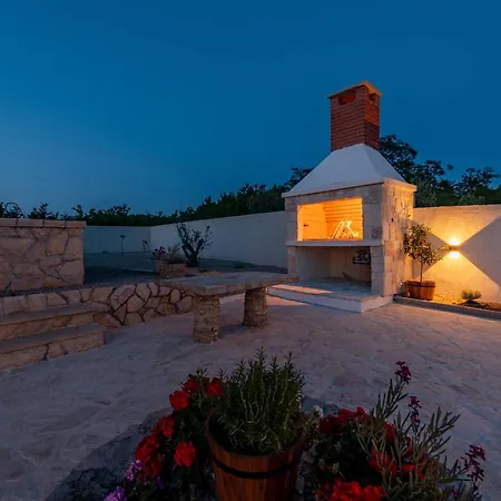 Lamar - With Heated Pool And Whirlpool