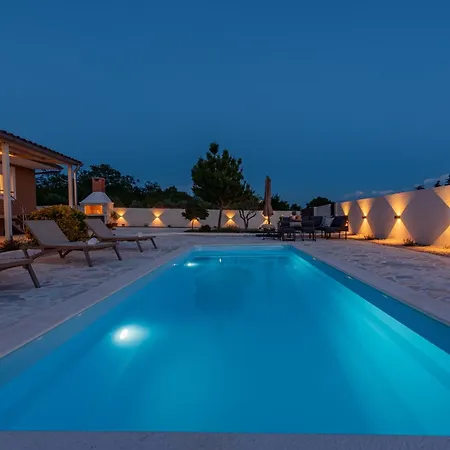 Lamar - With Heated Pool And Whirlpool Holiday home *