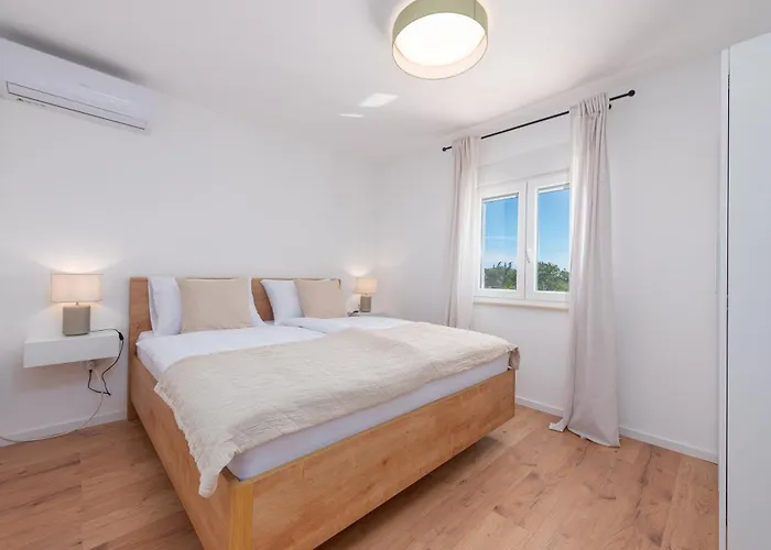 Lamar - With Heated Pool And Whirlpool