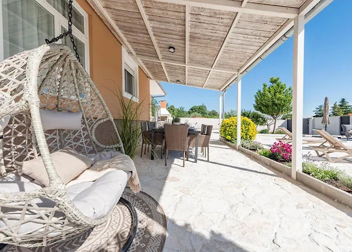 Lamar - With Heated Pool And Whirlpool