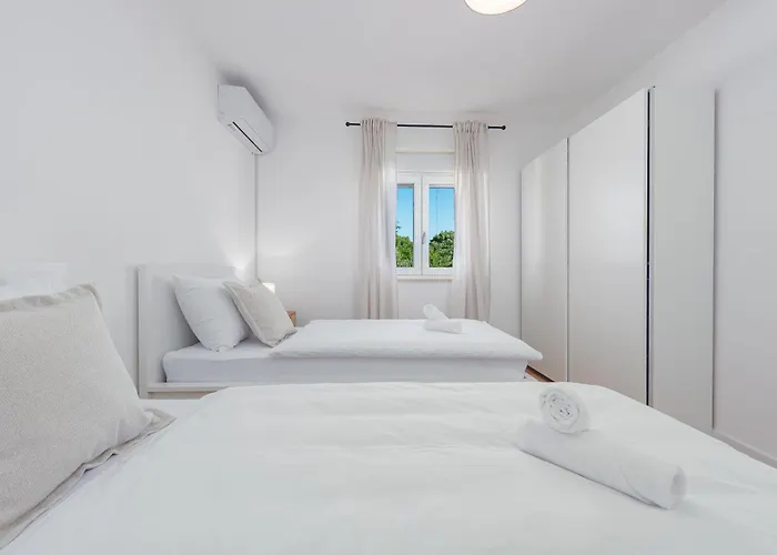 Lamar - With Heated Pool And Whirlpool