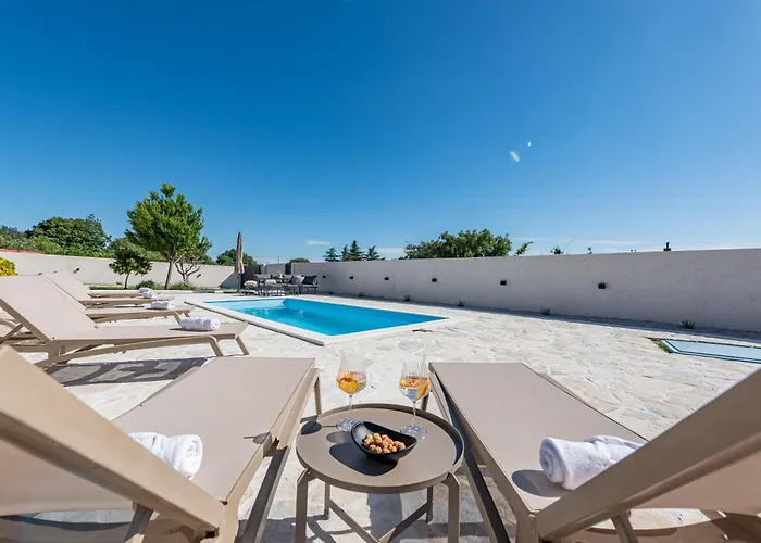 Lamar - With Heated Pool And Whirlpool