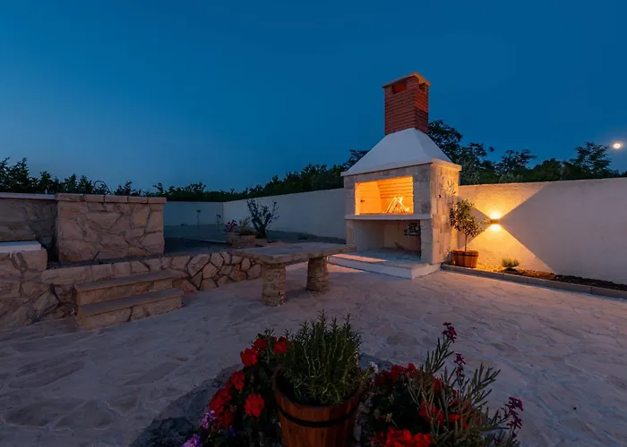 Lamar - With Heated Pool And Whirlpool