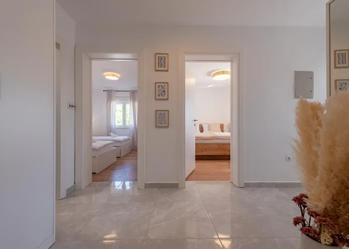 Lamar - With Heated Pool And Whirlpool Vakantiehuis