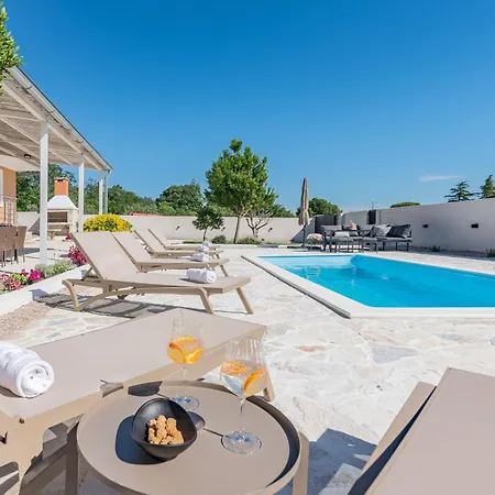 Lamar - With Heated Pool And Whirlpool 펜션 *
